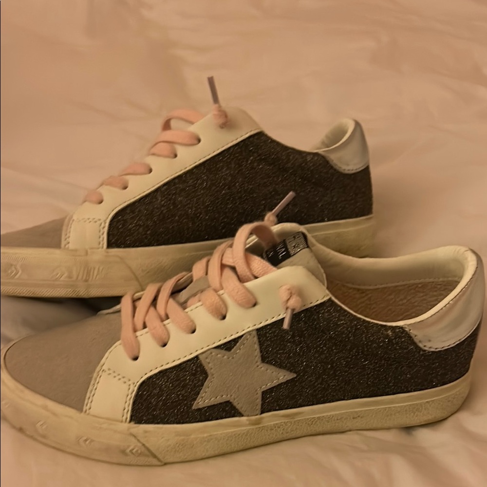 Vintage Havana Pink and Gray Star Women’s Sneakers